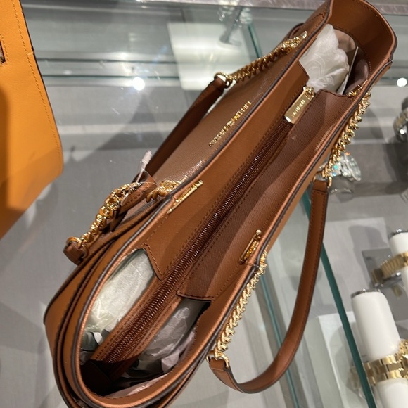 Michael Kors MICHAEL KORS 
Jet Set Large Saffiano Leather Shoulder Tote Bag
NWT - Picture 7 of 16